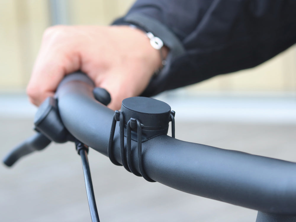 Smartphone mount for bike handlebar with steel plate
