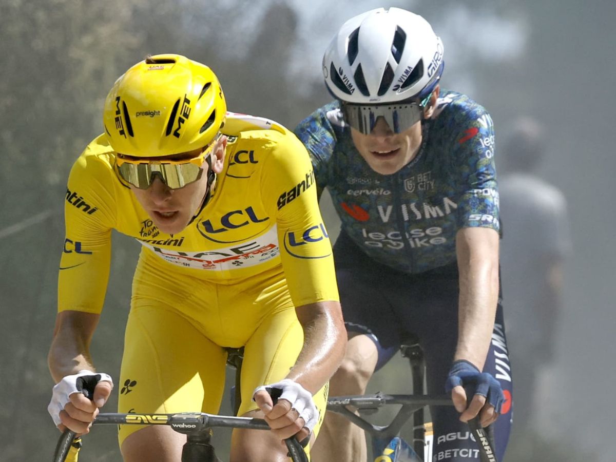 Pogačar et Vingegaard lors d’une montée du Tour 2024.