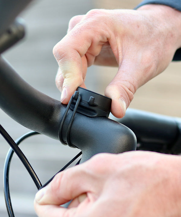 Magnetic store bike rack