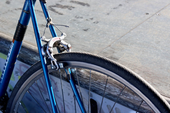 changer gaine grise frein vélo vintage et cable dérailleur ancien