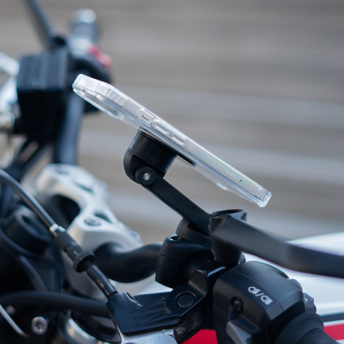 Metal plate and touch-compatible sleeve – PRO BOOST Shapeheart motorcycle phone mount
