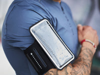 Weatherproof, our sleeve protects your smartphone from bad weather, without altering the touchscreen. 