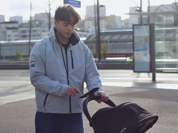 Touchscreen usable through the sleeve – Shapeheart stroller phone mount